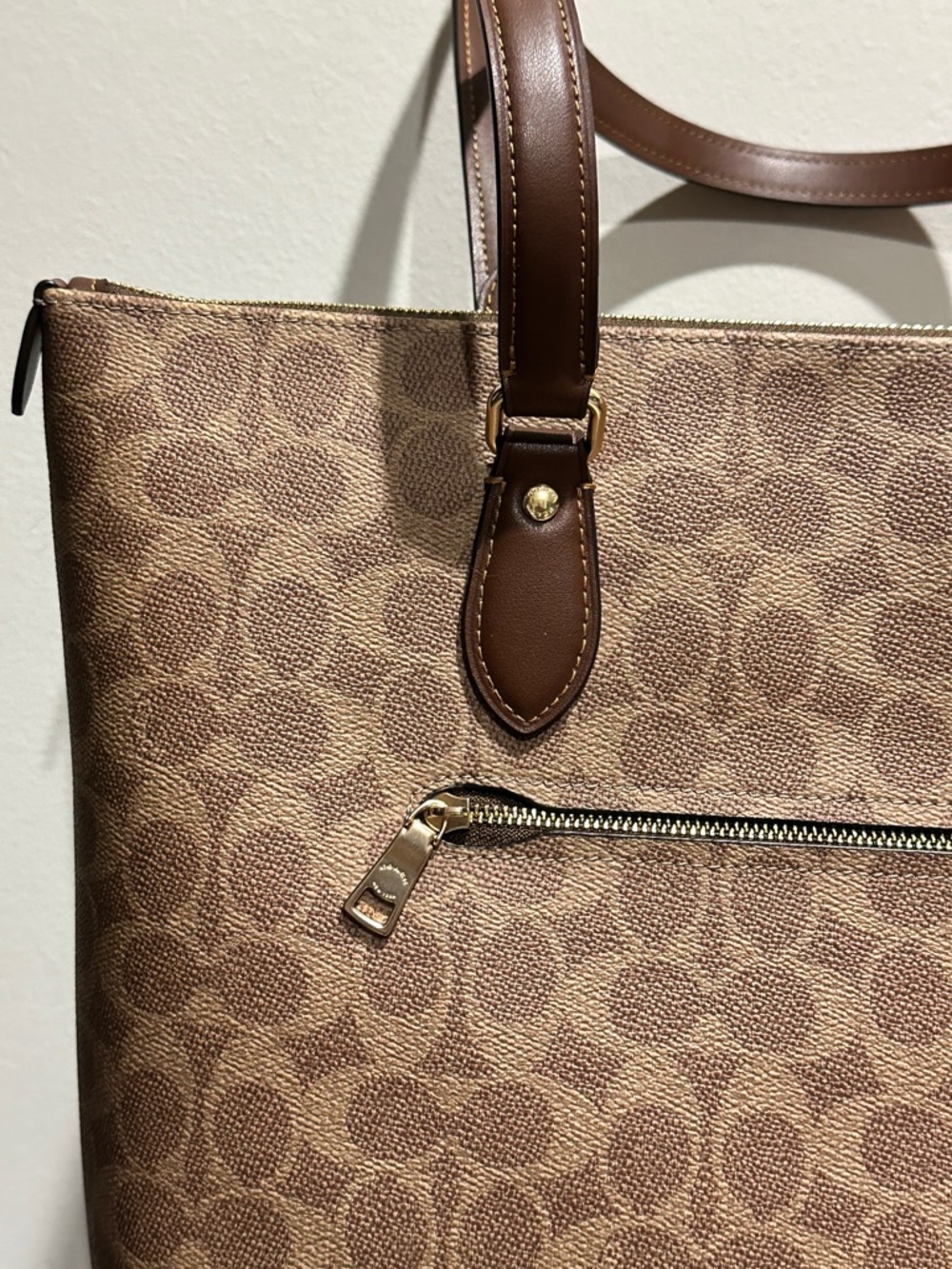 Coach City Tote Bag In Signature Canvas - Picture 5 of 10
